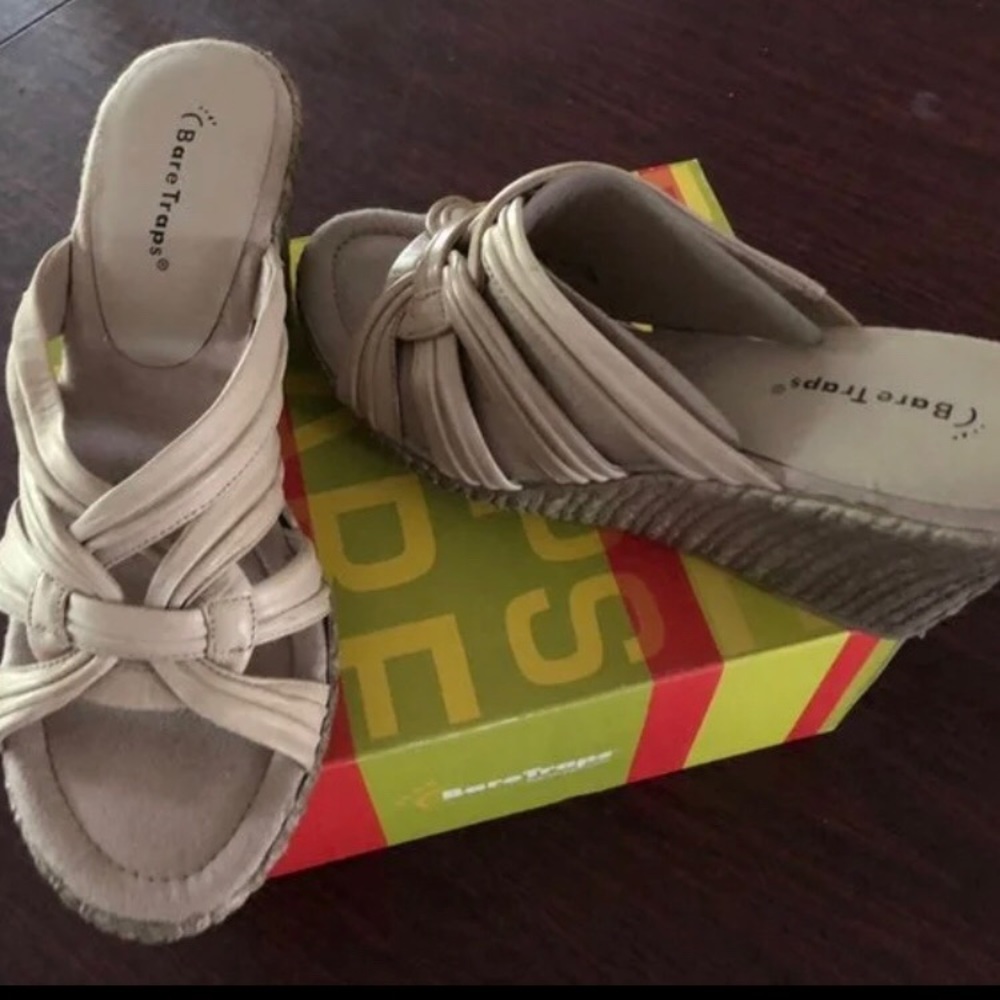Women's BareTraps Sz 10 Wedge Sandals-NEW